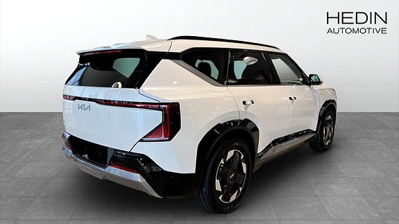 Kia EV5 2 of 11