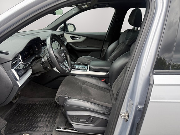 Audi Q7 9 of 24