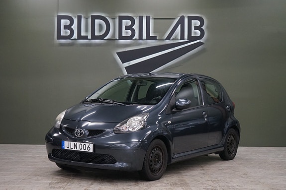 Toyota Aygo 2 of 5