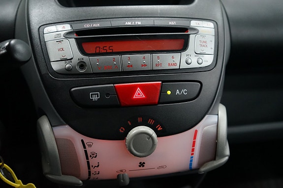 Toyota Aygo 8 of 11