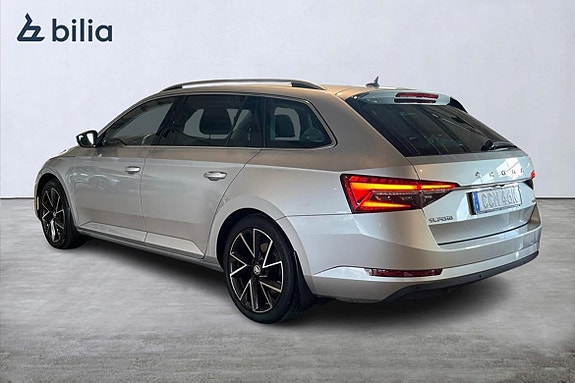 Skoda Superb 2 of 5