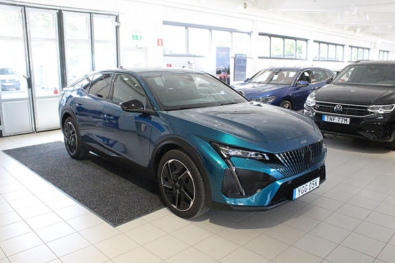 Peugeot 408 2 of 5