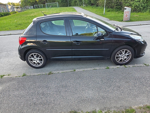 Peugeot 207 3 of 8
