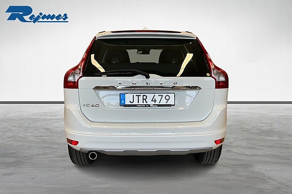 Volvo XC60 3 of 5