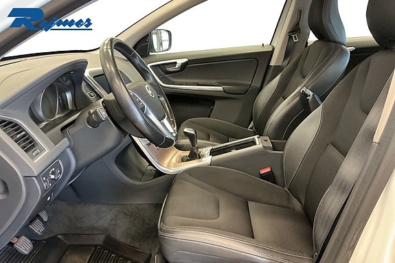 Volvo XC60 4 of 5