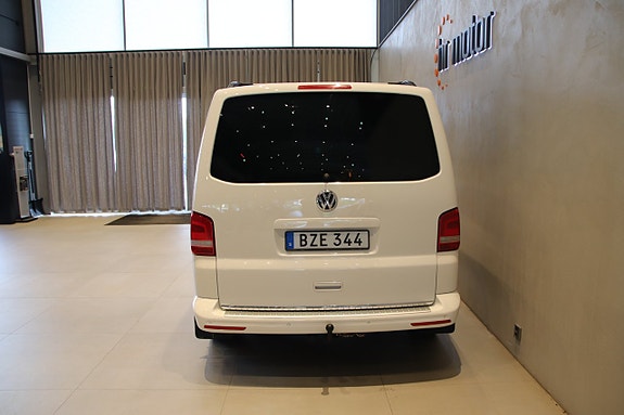 Volkswagen Multivan 5 of 5