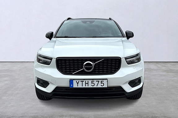 Volvo XC40 7 of 15