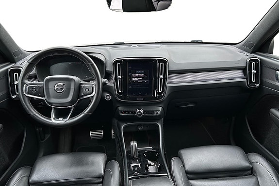Volvo XC40 9 of 15