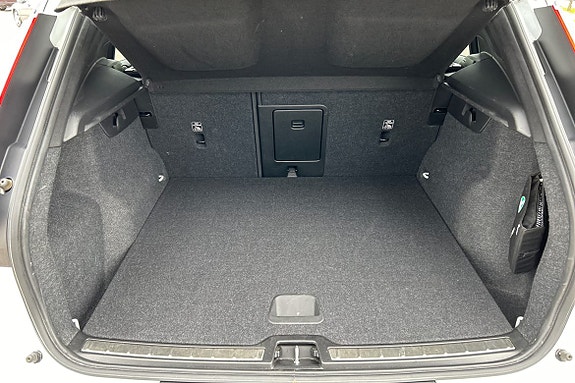 Volvo XC40 13 of 15