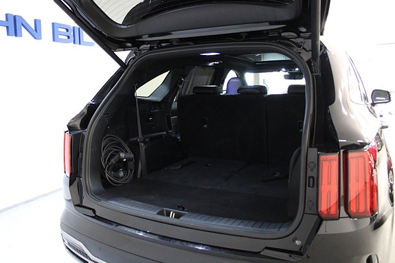 Kia Sorento 10 of 17