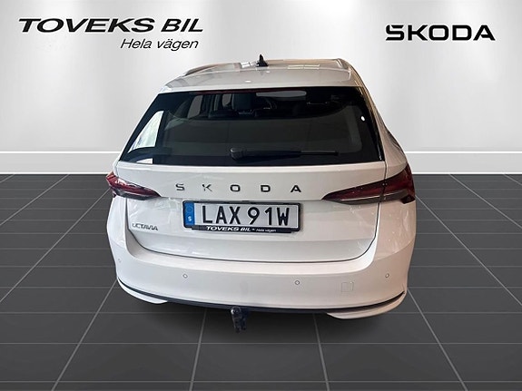 Skoda Octavia 3 of 5