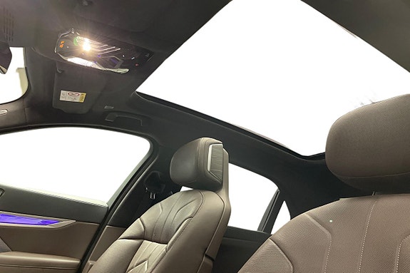 BMW i7 14 of 14