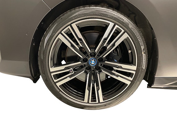 BMW i7 13 of 14