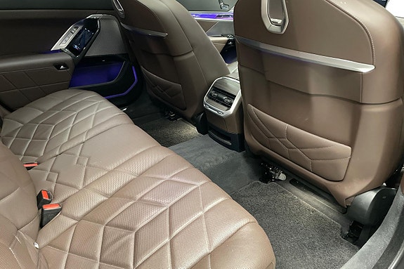 BMW i7 10 of 14