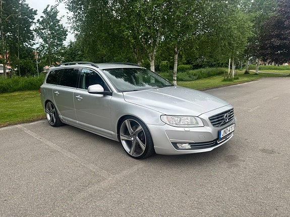 Volvo V70 3 of 10