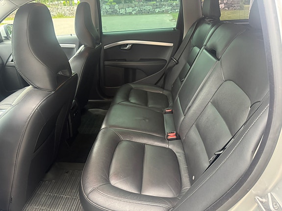 Volvo V70 8 of 10