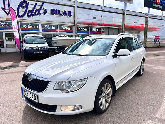 Skoda Superb 2 of 5