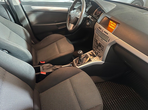 Opel Astra 8 of 11