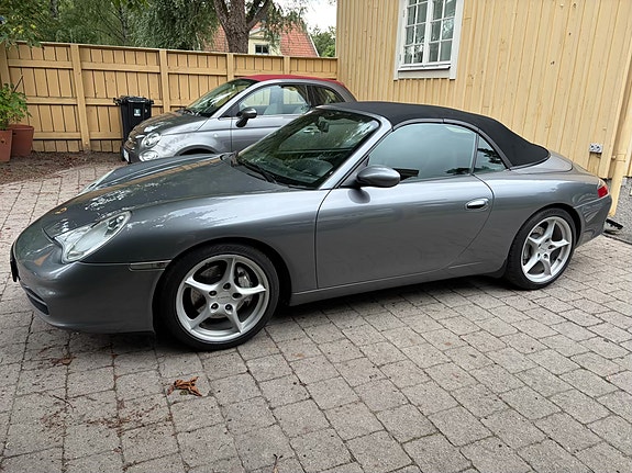 Porsche 911 Carrera 4 6 of 6