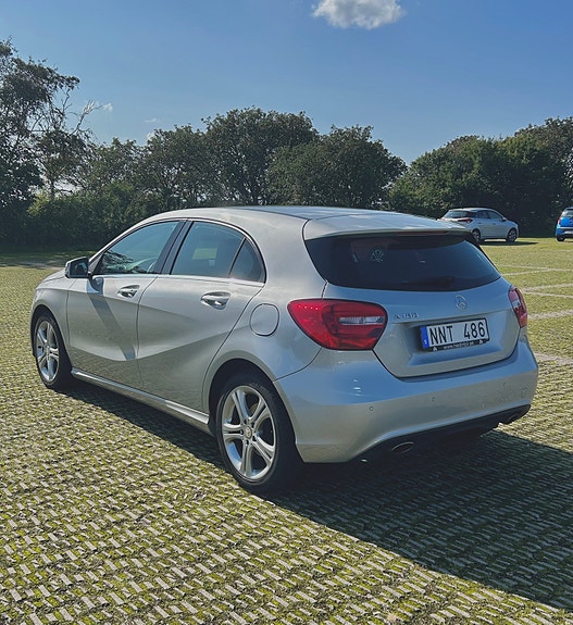 Mercedes-Benz A180 4 of 5