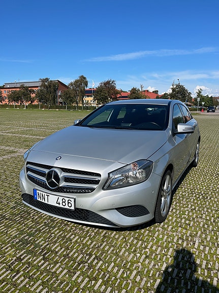 Mercedes-Benz A180 3 of 5