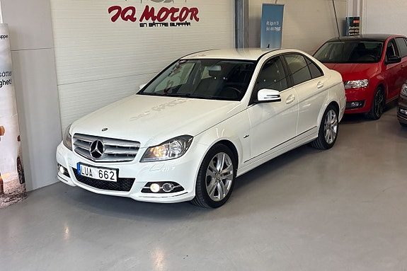 Mercedes-Benz C180 3 of 5