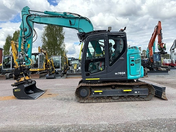 Kobelco SK75