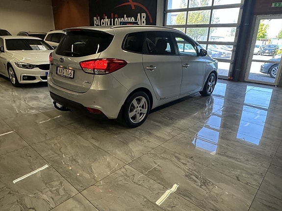 Kia Carens 5 of 19