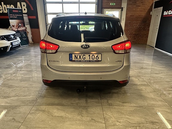 Kia Carens 10 of 19