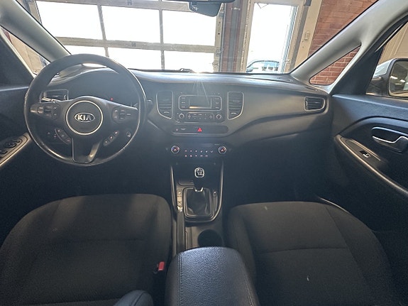 Kia Carens 18 of 19
