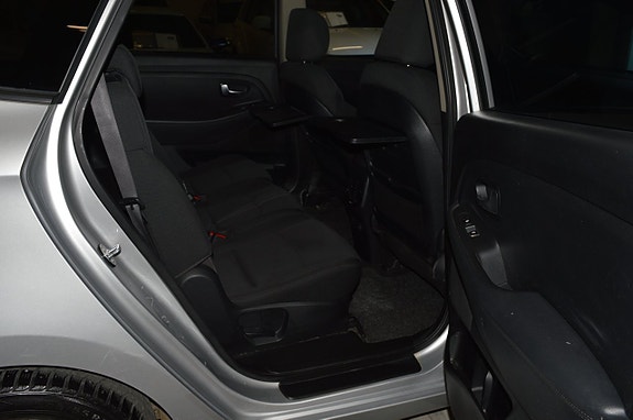 Kia Carens 14 of 19