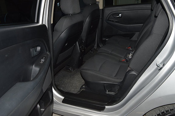 Kia Carens 15 of 19