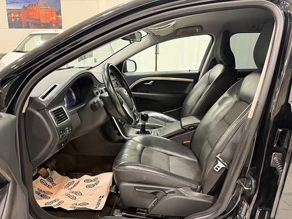 Volvo V70 5 of 15
