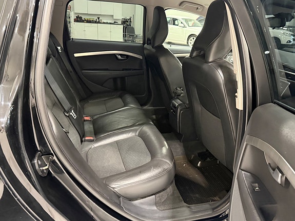 Volvo V70 12 of 15