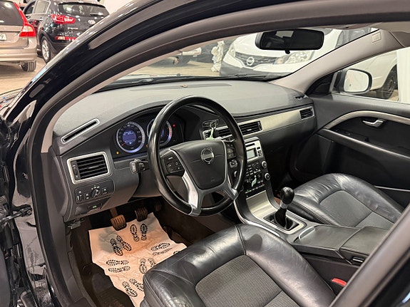 Volvo V70 6 of 15