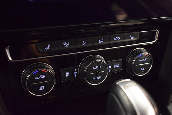 Volkswagen Passat Alltrack 15 of 21