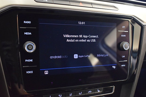 Volkswagen Passat Alltrack 13 of 21