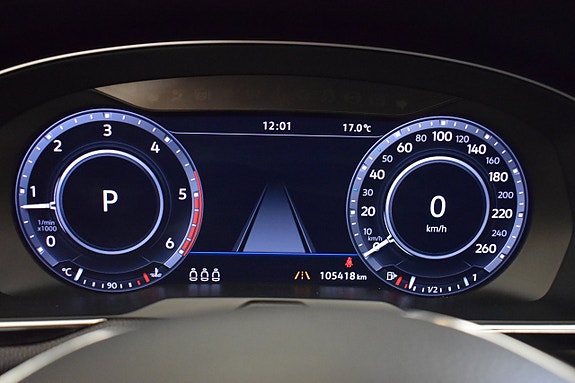 Volkswagen Passat Alltrack 12 of 21