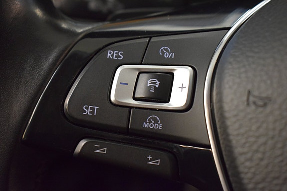 Volkswagen Passat Alltrack 10 of 21