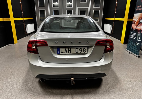 Volvo S60 5 of 19