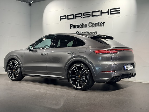 Porsche Cayenne 5 of 5