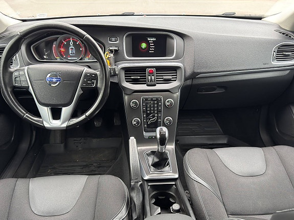 Volvo V40 11 of 14
