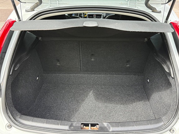 Volvo V40 6 of 15