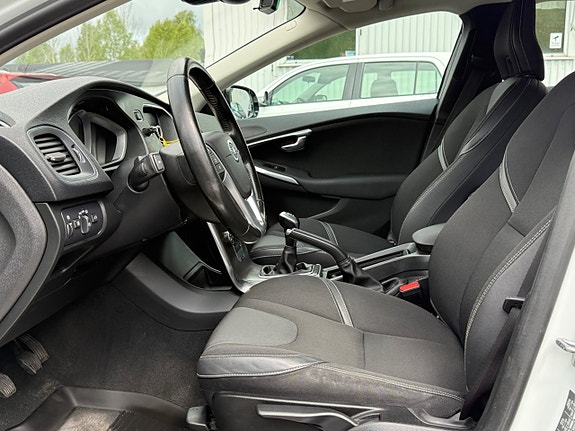 Volvo V40 8 of 15