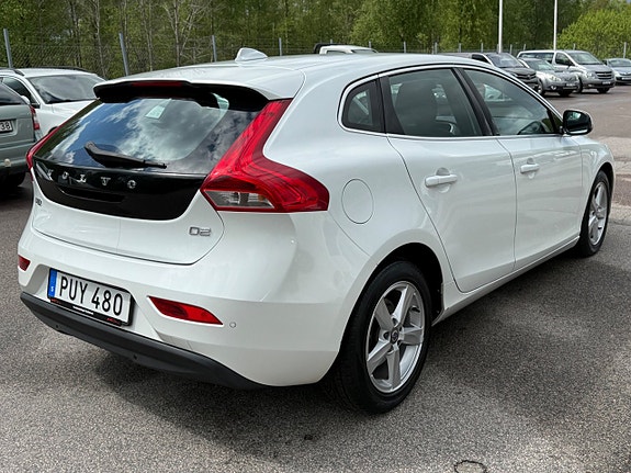Volvo V40 4 of 5