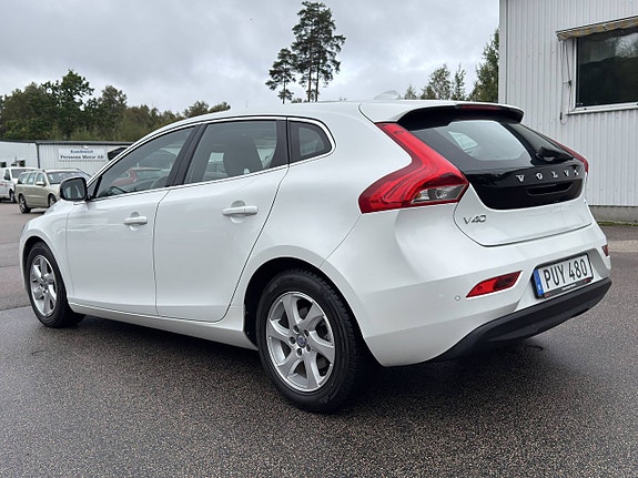 Volvo V40 7 of 14