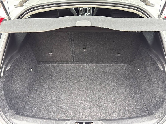 Volvo V40 6 of 14