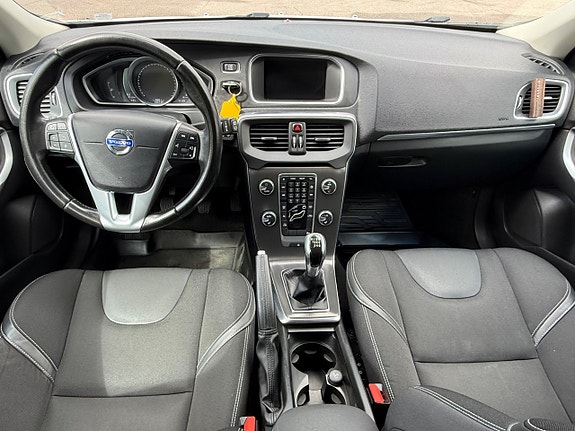 Volvo V40 10 of 15