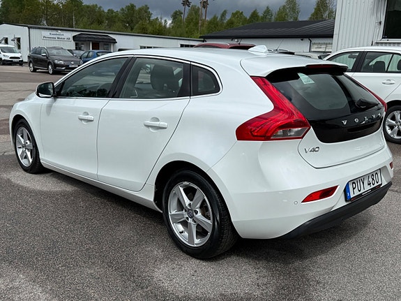 Volvo V40 7 of 15