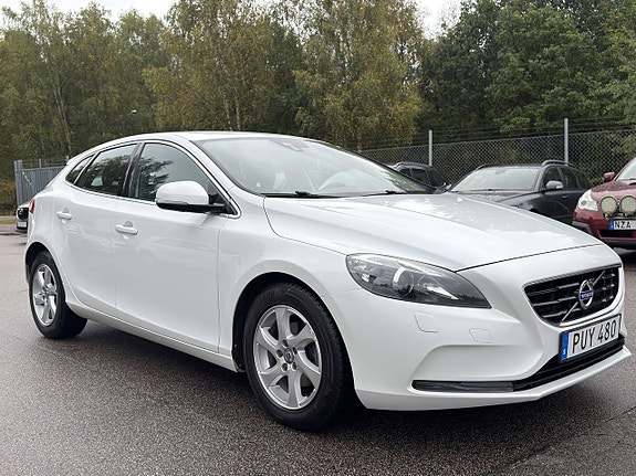 Volvo V40 3 of 14